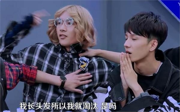 SNH48黄婷婷节目跟小鲜肉开玩笑被爆粗大骂 何炅脸色都变了