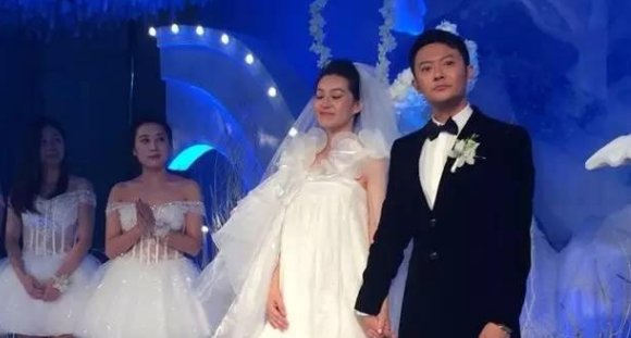 印小天和妻子
