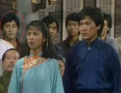 周星驰35年前龙套旧照好青涩没一句台词 被郑裕玲讽红不了