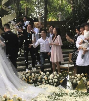 小燕子五阿哥又同框了 可赵薇只发自己的照片苏有朋也默不作声