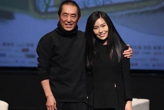 陈婷晒小女儿画的全家福惹争议 缺失的一人透张艺谋家庭关系