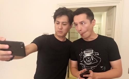 靳东胡歌合体搞怪卖萌