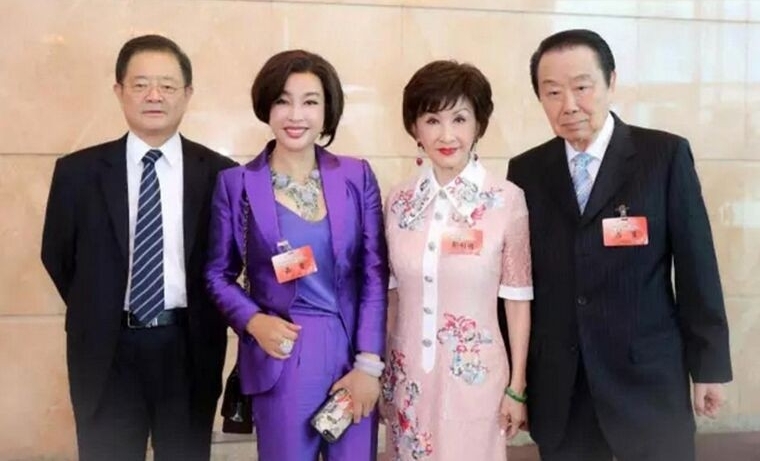 刘晓庆携富商丈夫露面