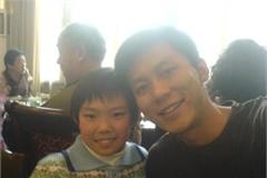 李晨小18岁妹妹童年照曝光正在澳洲留学 兄妹俩
