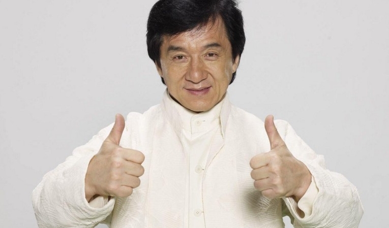 成龙借拍戏摸遍杨紫琼
