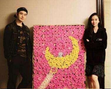 黄晓明连手机屏保壁纸都是老婆baby 这波恩爱秀得可以啊！