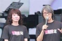 周星驰35年前龙套旧照好青涩没一句台词 被郑裕