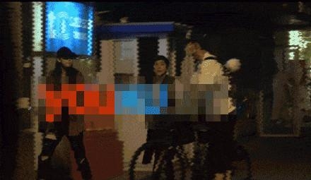 吐槽房祖名太老的欧阳娜娜深夜约会刘昊然 妈妈在一旁把关