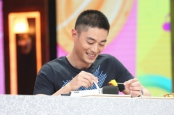 好难得!霍建华《天天向上》发狗粮 要带美食回去