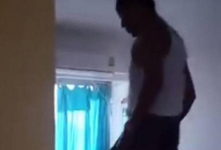 妻子偷情当场被抓