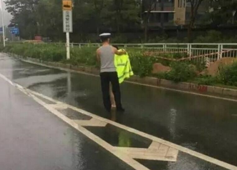 女子约网友被拒裸奔