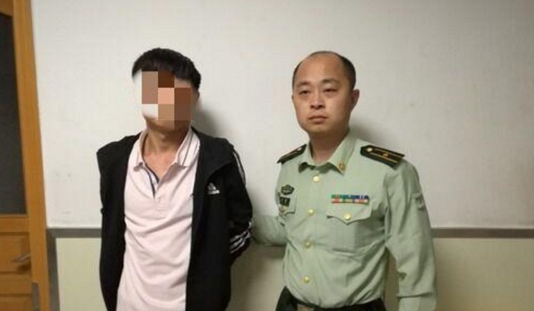 男子捅死女友父亲