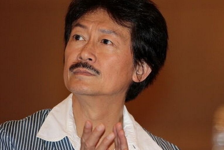 他是成龙至交爱女自杀