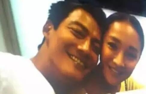 圈内人曝周迅离婚真相:没办手续 只是分居了 周迅和高圣远真的离婚了吗？