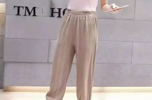 灯笼裤  今年夏季清凉又显瘦的穿搭