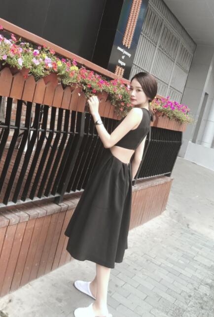 杨幂替身近照青春水嫩不输本尊 粉丝怒怼：一辈子都不能和她比
