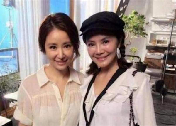 林心如与婆婆合影像姐妹 霍建华妈妈保养得真好美貌不输儿媳