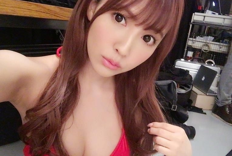 女星自曝15岁破处