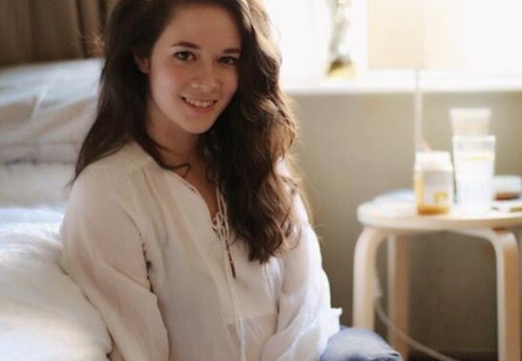 战狼2加价的女主角