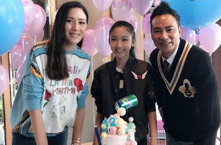任达华12岁女儿近照