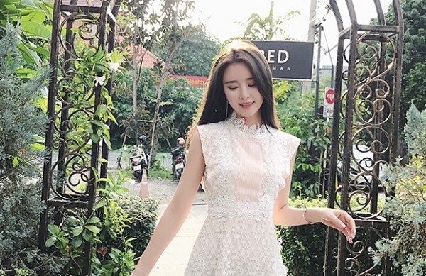 穿什么样的蕾丝裙出门约会好看？