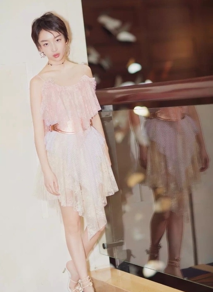 Slip dress 要比我时髦？先把肩带剪掉！(图8)