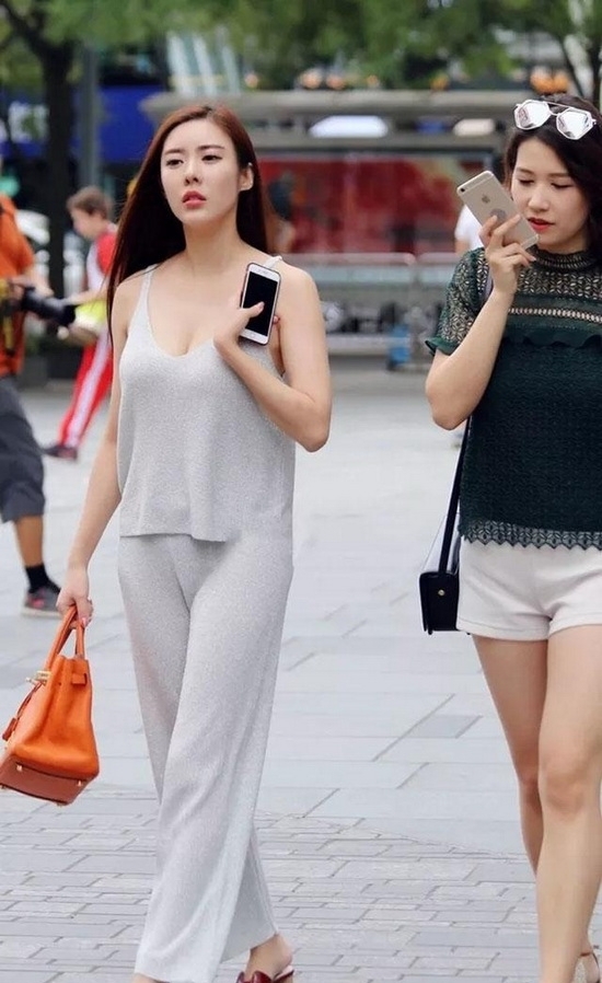 6月北京街拍，夏季独有的养眼风景线(图4)