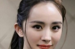 杨幂被保安赶出机场 杨幂被赶出机场十分尴尬