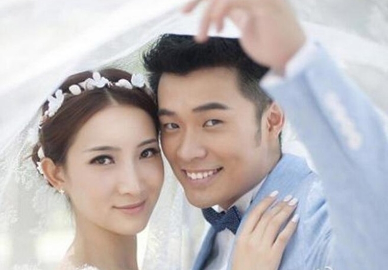 陈赫晒女儿背影照