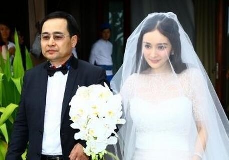 杨幂爸称刘恺威不敢在他面前抽烟 曝大幂幂最爱吃这4样东西