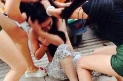 太原群殴事件 惊人细节曝光女子被围殴衣服都扯