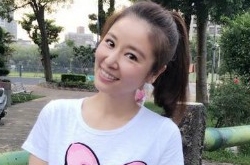 林心如晒卡通亲子装 一脸幸福模样令人羡慕不已