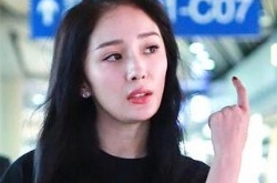辣妈杨幂豹纹短裙秀美腿 美腿又白又直少女感十