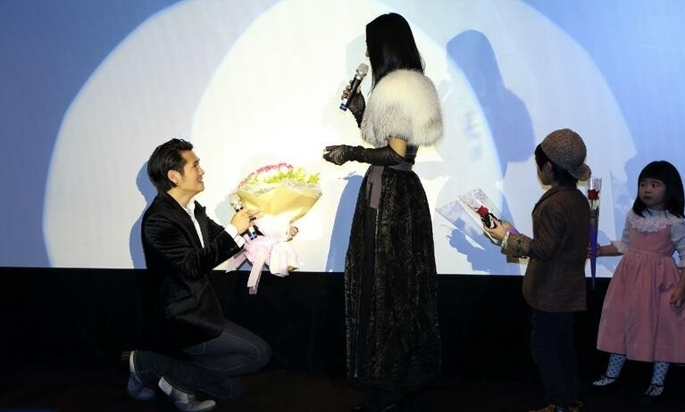 曹格凌晨突提离婚