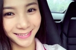 何姿跳水时险走光 呆萌美女何姿被谣传跳水