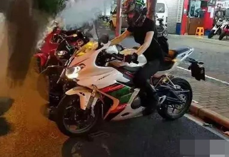 妖精女王车祸身亡