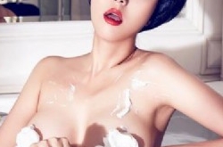 女模站机场拍写真 个个身材高挑青春靓丽（图）