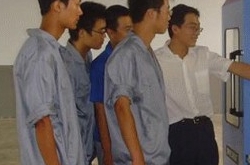 大学生回炉读职校 把黑锅甩给大学欠缺公平