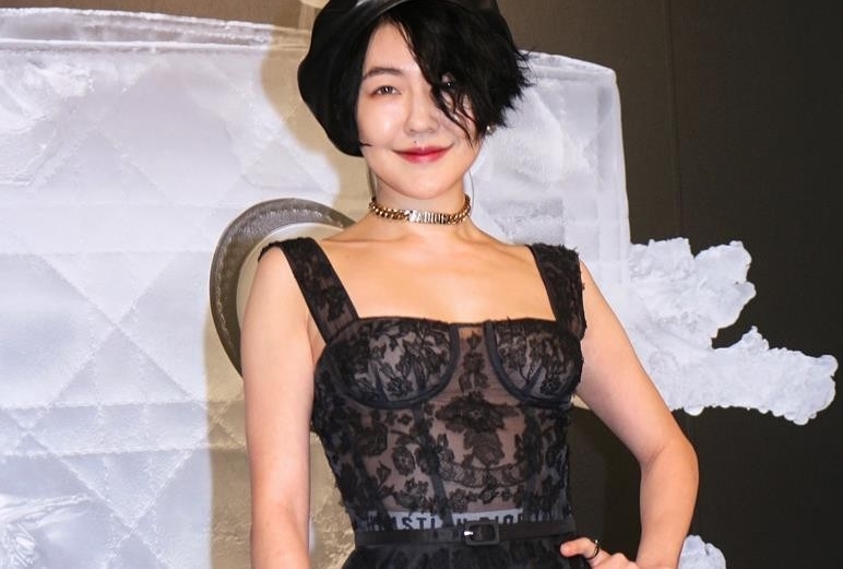 小s大浓妆全身透视