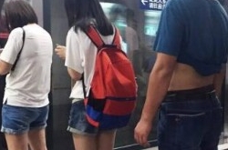 4分钟猥琐4女孩 当事人已报警男子被拘捕
