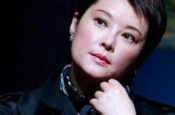 袁立罕曬生活照 袁立為什麼被封殺