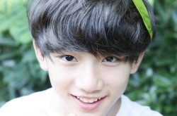 丁程鑫這個TFBOYS師弟可能屬貓 萌得想裝箱子裏帶