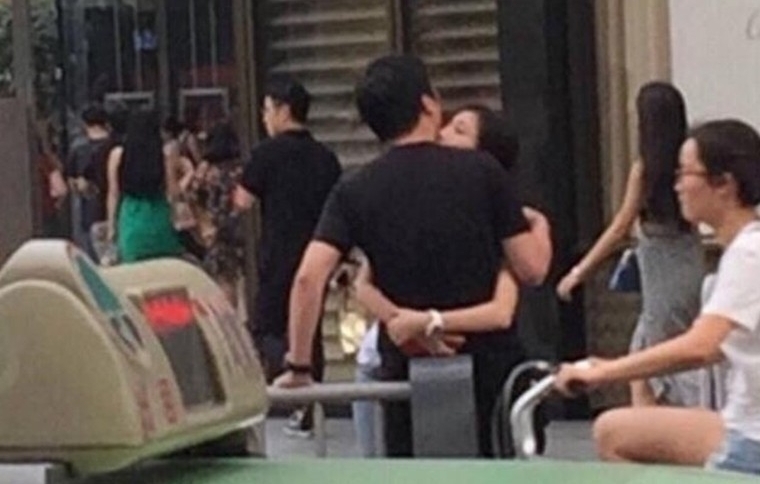 曝王思聪分手送房
