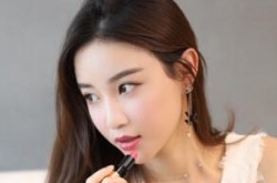 雪梨被曝接受富二代求婚 张衍在朋友圈向雪梨求