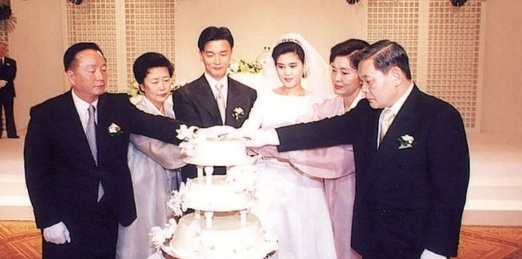韩首富女儿嫁父亲保镖 婚后丈夫两度轻生被救最终离婚