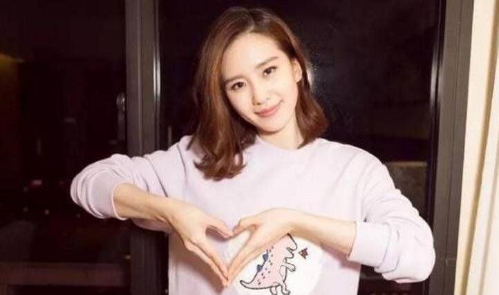 刘诗诗拍照为什么从不露出右耳
