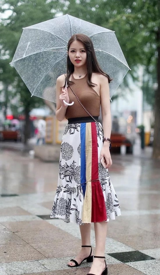 6月北京街拍，夏季独有的养眼风景线(图2)