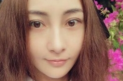姚笛与神秘男子约会 两人做出很多亲密行为（图