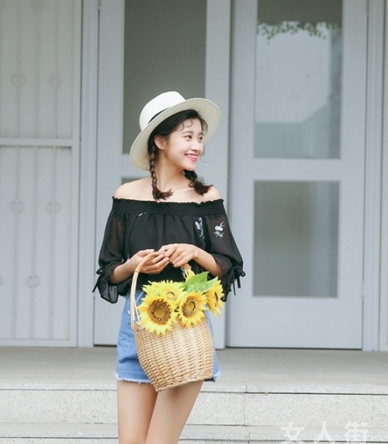 小性感露肩装，今夏你穿对了吗？(图4)