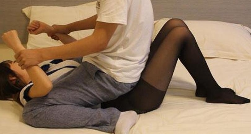 指使多人轮奸前女友